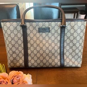 Gucci Supreme Monogram Tote Bag